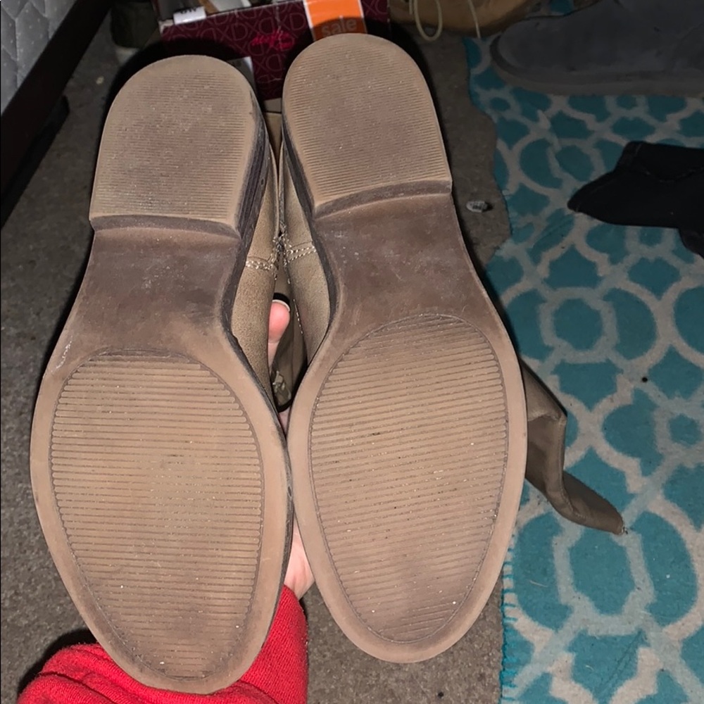 Boots - Picture 4 of 6